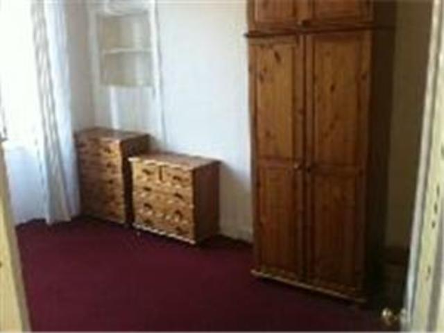  Image of 2 bedroom Flat to rent in Harrison Road Edinburgh EH11 at Shandon Edinburgh Edinburgh, EH11 1EG