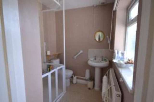  Image of 4 bedroom Bungalow for sale in Hastings Road Battle TN33 at Battle East Sussex Telham, TN33 0TW