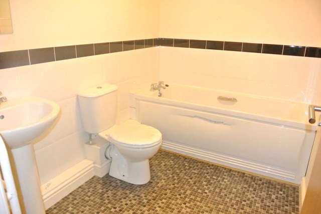  Image of 2 bedroom Flat to rent in Hawes Side Lane Blackpool FY4 at Hawes Side Lane  Blackpool, FY4 4FN