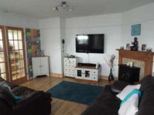  Image of 4 bedroom Bungalow for sale in Hawkins Road Shoreham-by-Sea BN43 at Shoreham-By-Sea West Sussex Kingston by Sea, BN43 6TJ