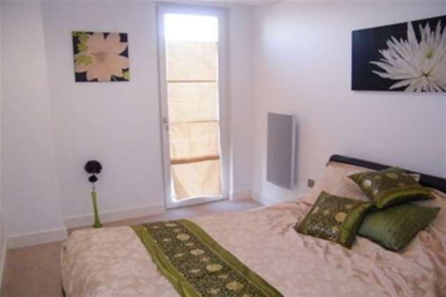  Image of 2 bedroom Flat to rent in The Hayes Cardiff CF10 at Cardiff, CF10 1AQ
