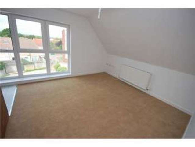  Image of 2 bedroom Flat to rent in Haynes Lane Staple Hill Bristol BS16 at Haynes Lane Staple Hill BRISTOL, BS16 5JG
