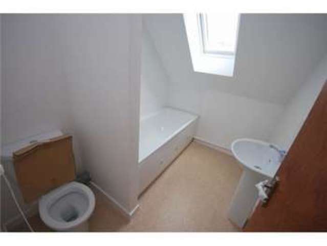  Image of 2 bedroom Flat to rent in Haynes Lane Staple Hill Bristol BS16 at Haynes Lane Staple Hill BRISTOL, BS16 5JG