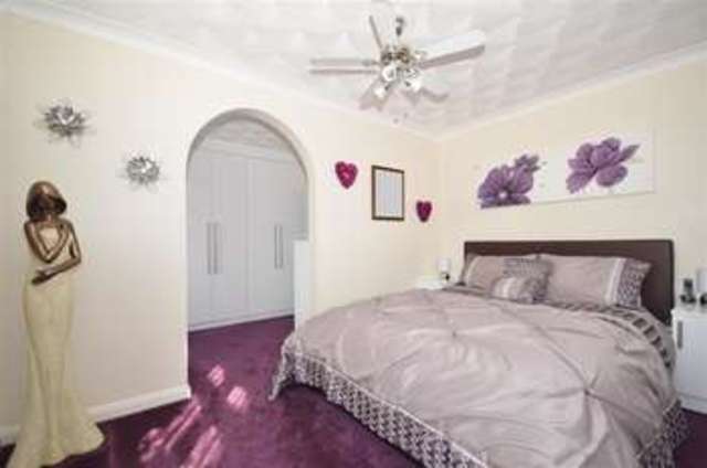  Image of 4 bedroom Semi-Detached house for sale in Heathview Avenue Crayford Dartford DA1 at Dartford Kent Dartford, DA1 3QB
