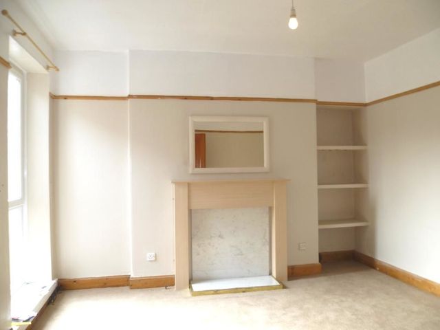  Image of 1 bedroom Flat to rent in Henry Street Dumfries DG1 at Dumfries Dumfries and Galloway Dumfries and Galloway, DG1 2LL