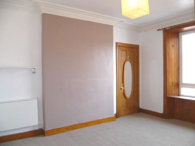  Image of 1 bedroom Flat to rent in Henry Street Dumfries DG1 at Dumfries Dumfries and Galloway Dumfries and Galloway, DG1 2LL