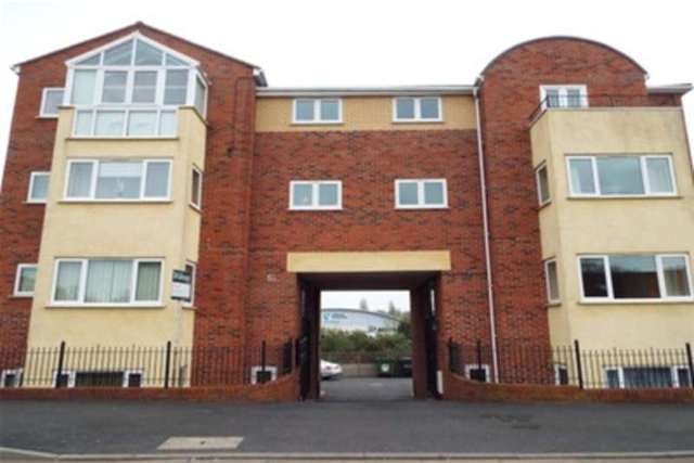  Image of 1 bedroom Flat to rent in Henwick Road Worcester WR2 at Worcester, WR2 5NT