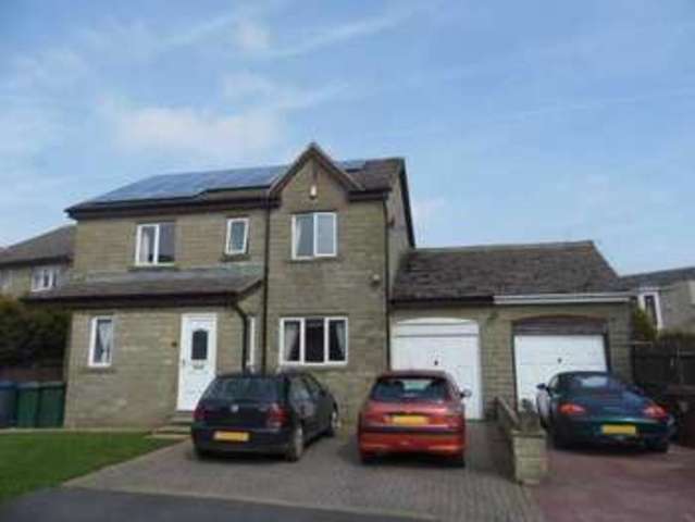  Image of 4 bedroom Detached house for sale in Heron Close Queensbury Bradford BD13 at Bradford West Yorkshire Bradford, BD13 1NR