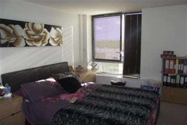  Image of 1 bedroom Flat to rent in Queens Road Nottingham NG2 at Nottingham, NG2 3AT