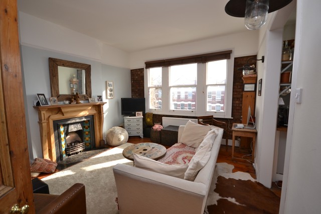  Image of 3 bedroom Property to rent in High Road London N2 at East Finchley, N2 8AB