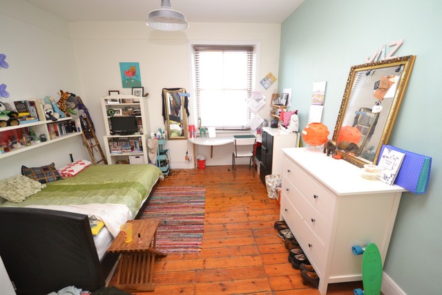  Image of 3 bedroom Property to rent in High Road London N2 at East Finchley, N2 8AB