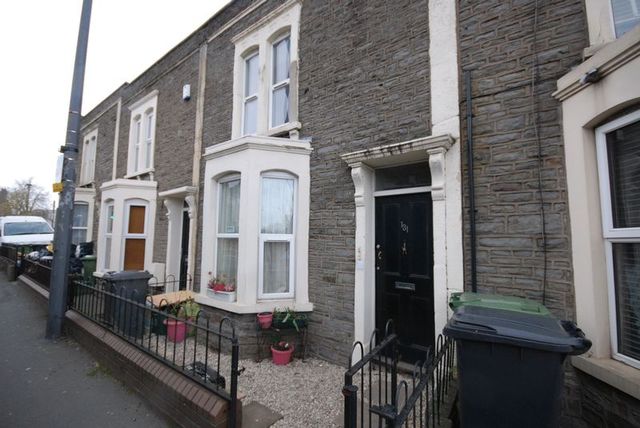  Image of 1 bedroom Flat for sale in High Street Kingswood Bristol BS15 at High Street Kingswood Bristol, BS15 4AG