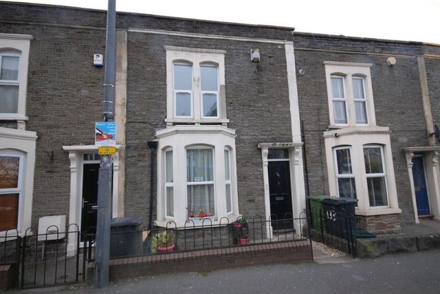  Image of 1 bedroom Flat for sale in High Street Kingswood Bristol BS15 at High Street Kingswood Bristol, BS15 4AG