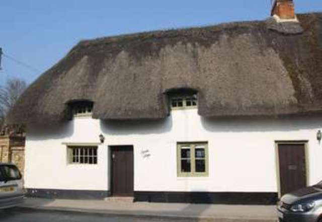  Image of 3 bedroom Terraced house for sale in High Street Long Crendon Aylesbury HP18 at 7 High Street Long Crendon Aylesbury, HP18 9AF