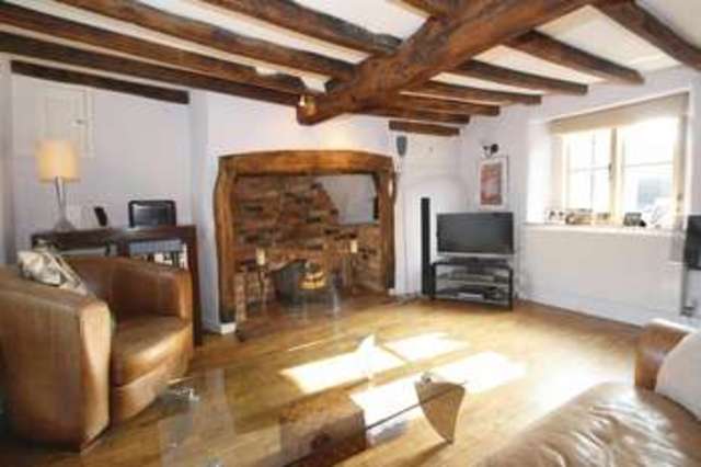  Image of 3 bedroom Terraced house for sale in High Street Long Crendon Aylesbury HP18 at 7 High Street Long Crendon Aylesbury, HP18 9AF