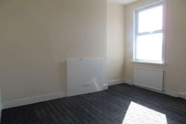  Image of 2 bedroom Flat to rent in High Street London E13 at High Street Plaistow London, E13 0AJ