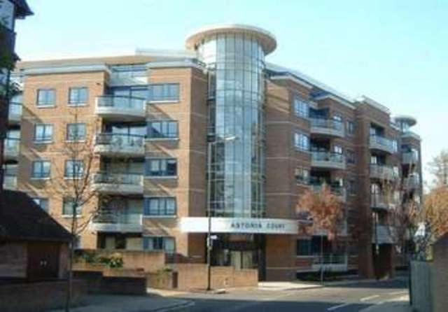  Image of 1 bedroom Flat to rent in High Street Purley CR8 at High Street  Purley, CR8 2XT