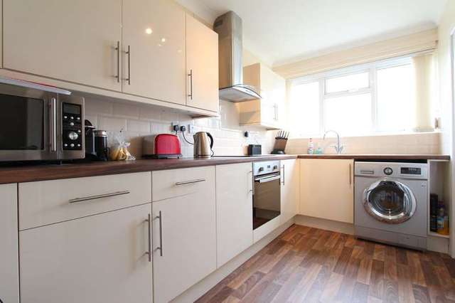  Image of 2 bedroom Flat for sale in Waterford Road Highcliffe Christchurch BH23 at Highcliffe on Sea Christchurch Dorset, BH23 5JP