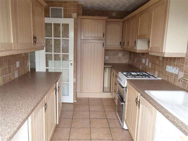  Image of 3 bedroom Detached house for sale in Highcliffe Road Wickford SS11 at Wickford Essex Wickford, SS11 8JX