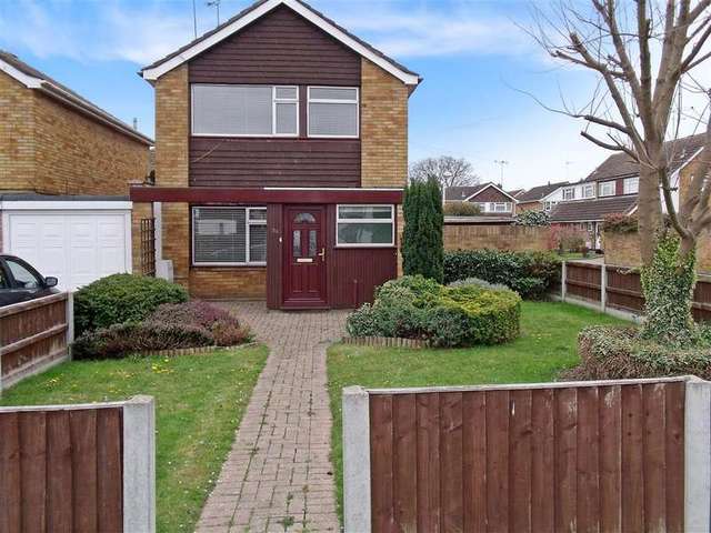  Image of 3 bedroom Detached house for sale in Highcliffe Road Wickford SS11 at Wickford Essex Wickford, SS11 8JX