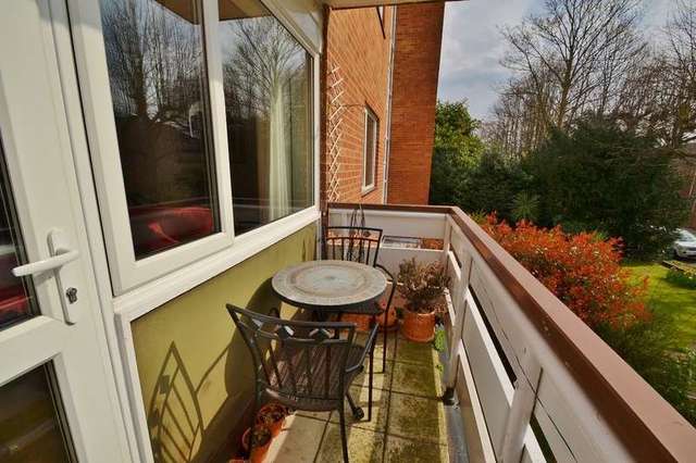 Image of 2 bedroom Flat for sale in Westwood Road Southampton SO17 at Westwood Road  Southampton, SO17 1UX