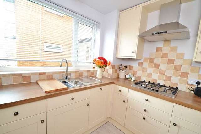  Image of 2 bedroom Flat for sale in Westwood Road Southampton SO17 at Westwood Road  Southampton, SO17 1UX