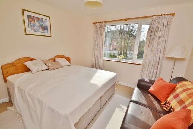  Image of 2 bedroom Flat for sale in Westwood Road Southampton SO17 at Westwood Road  Southampton, SO17 1UX