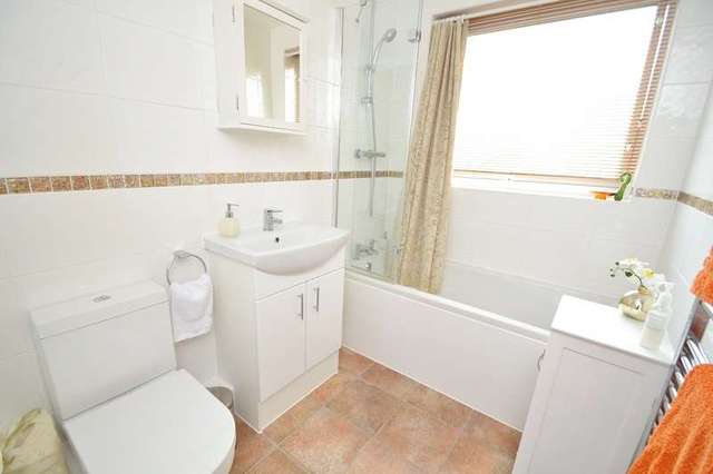  Image of 2 bedroom Flat for sale in Westwood Road Southampton SO17 at Westwood Road  Southampton, SO17 1UX
