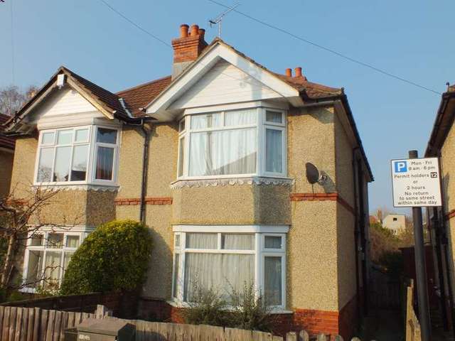  Image of 4 bedroom Semi-Detached house to rent in Roselands Gardens Southampton SO17 at Southampton, SO17 1QG