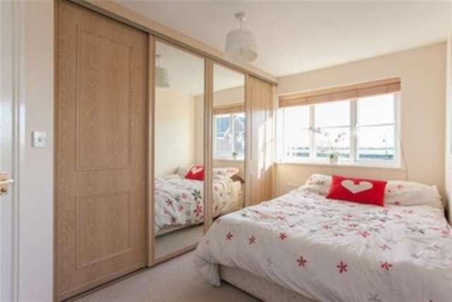  Image of 3 bedroom Detached house to rent in Highfield Close Dunscroft Doncaster DN7 at Doncaster, DN7 4GA