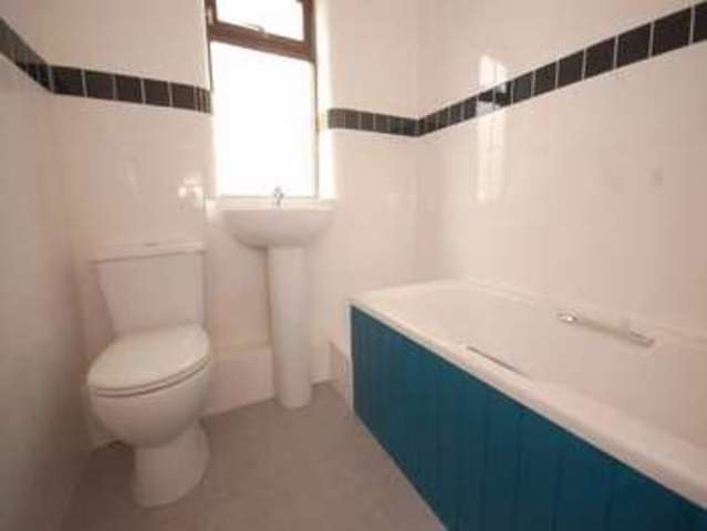  Image of 3 bedroom Detached house to rent in Highfield Road Widnes WA8 at Highfield Road  WIDNES, WA8 7DT