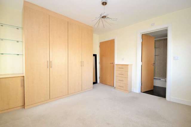  Image of 2 bedroom Flat to rent in Hill View Dorking RH4 at Dorking Dorking, RH4 1SY