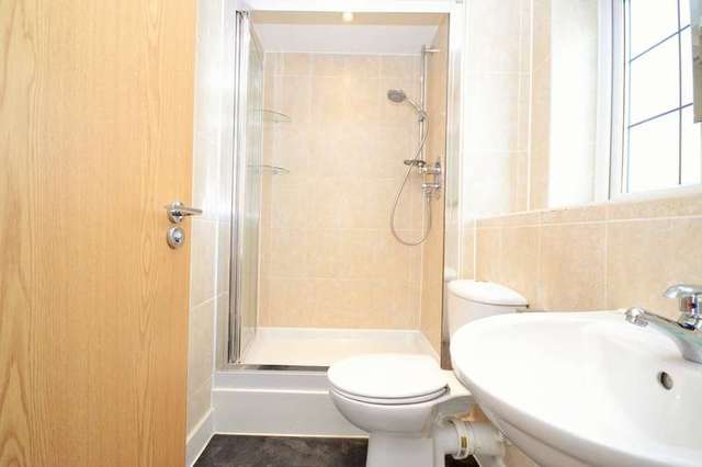  Image of 2 bedroom Flat to rent in Hill View Dorking RH4 at Dorking Dorking, RH4 1SY