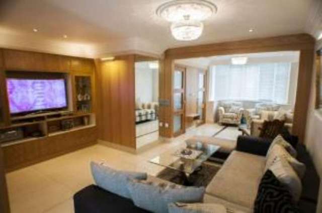 Image of 4 bedroom Terraced house for sale in Hodder Drive Perivale Greenford UB6 at Perivale Greenford Perivale, UB6 8LH