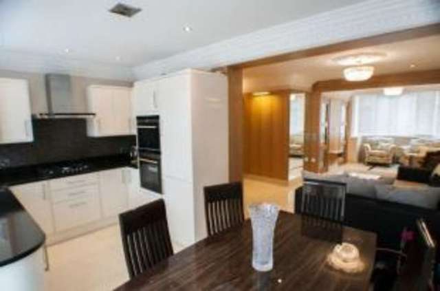  Image of 4 bedroom Terraced house for sale in Hodder Drive Perivale Greenford UB6 at Perivale Greenford Perivale, UB6 8LH