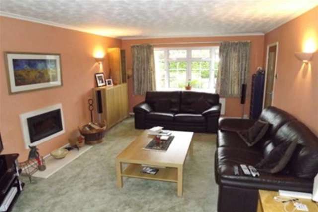  Image of 4 bedroom Detached house to rent in Holt Way Hook RG27 at Hook, RG27 9LG