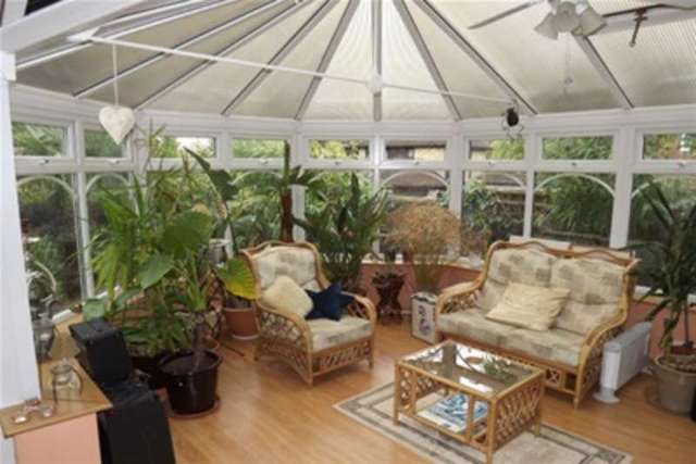  Image of 4 bedroom Detached house to rent in Holt Way Hook RG27 at Hook, RG27 9LG