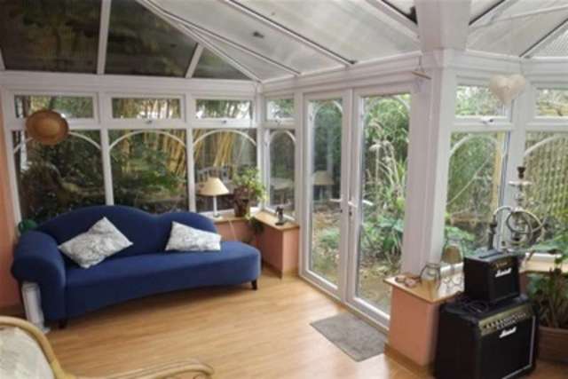  Image of 4 bedroom Detached house to rent in Holt Way Hook RG27 at Hook, RG27 9LG