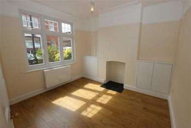  Image of 3 bedroom Property to rent in Holtwhites Hill Enfield EN2 at Holtwhites Hill Enfield Enfield, EN2 0RU
