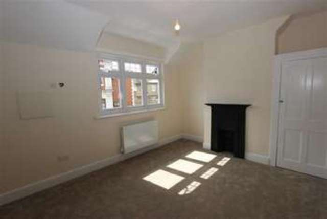  Image of 3 bedroom Property to rent in Holtwhites Hill Enfield EN2 at Holtwhites Hill Enfield Enfield, EN2 0RU