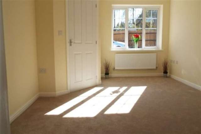  Image of 3 bedroom Semi-Detached house to rent in Garstons Way Holybourne Alton GU34 at Alton, GU34 4BQ
