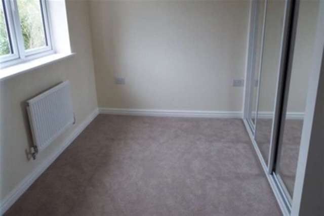  Image of 3 bedroom Semi-Detached house to rent in Garstons Way Holybourne Alton GU34 at Alton, GU34 4BQ