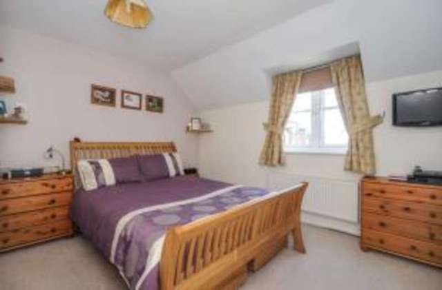 Image of 2 bedroom End of Terrace for sale in Felders Mede Hook RG27 at Hook Hampshire Hook, RG27 9TX