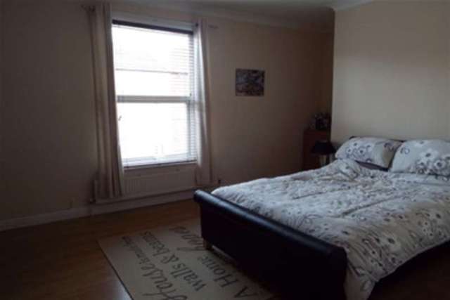  Image of 2 bedroom Terraced house to rent in Hope Street Ossett WF5 at Ossett, WF5 0LP