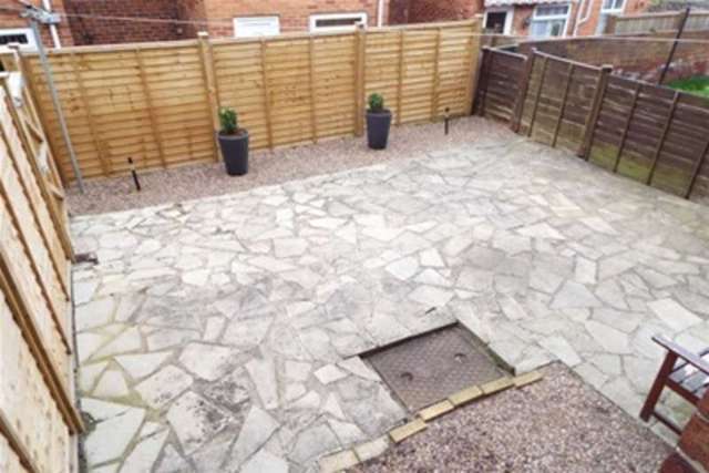  Image of 2 bedroom Terraced house to rent in Hope Street Ossett WF5 at Ossett, WF5 0LP