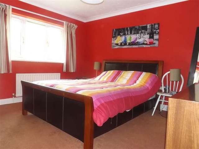  Image of 4 bedroom Detached house for sale in Hornbeam Pightle Burghfield Common Reading RG7 at Burghfield Common  Reading, RG7 3YH