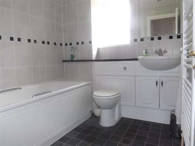 Image of 4 bedroom Detached house for sale in Hornbeam Pightle Burghfield Common Reading RG7 at Burghfield Common  Reading, RG7 3YH