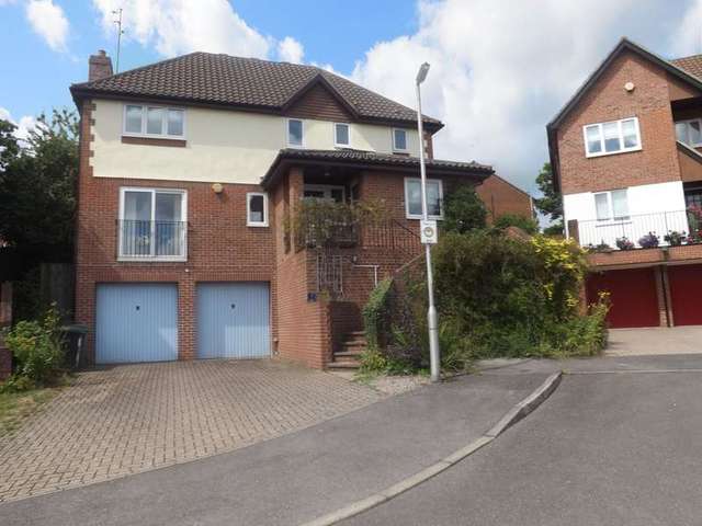  Image of 4 bedroom Detached house to rent in Hornbeam Pightle Burghfield Common Reading RG7 at Burghfield Common  Reading, RG7 3YH