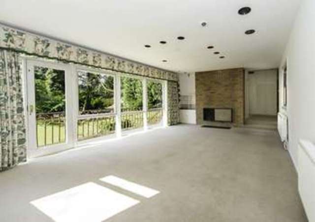  Image of 4 bedroom Detached house for sale in Wightwick Bank Wightwick Wolverhampton WV6 at Wightwick Bank  Wolverhampton, WV6 8DR