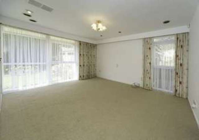  Image of 4 bedroom Detached house for sale in Wightwick Bank Wightwick Wolverhampton WV6 at Wightwick Bank  Wolverhampton, WV6 8DR